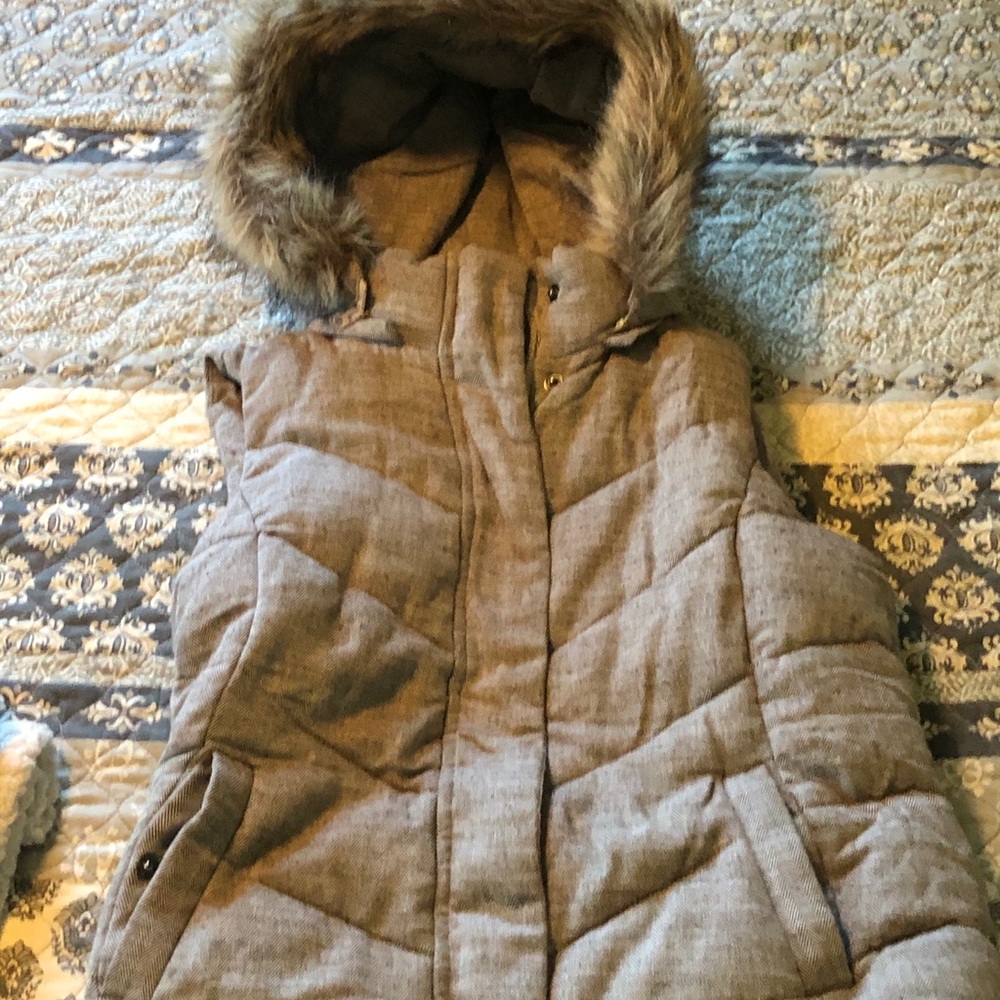 Hooded GAP puffy vest